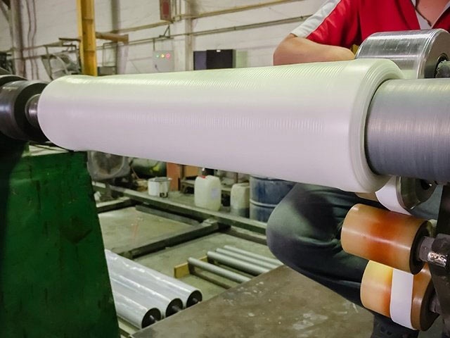 หุ้มยางหล่อยางลูกกลิ้งยาง หุ้มยางหล่อยางลูกกลิ้งยาง