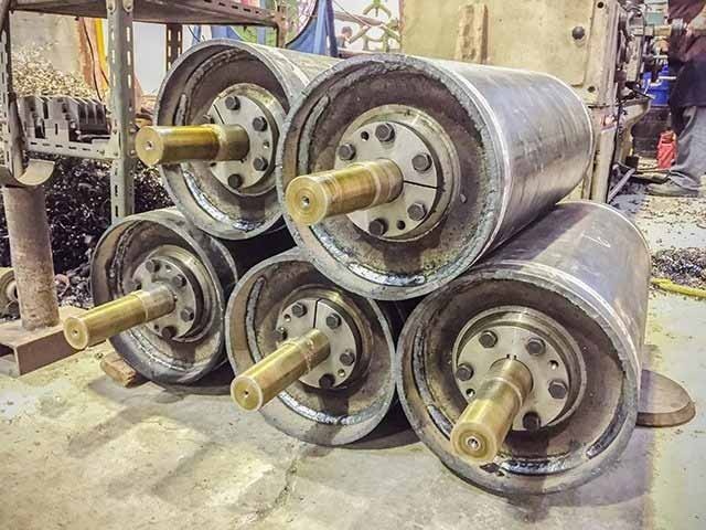 หุ้มยางหล่อยางลูกกลิ้งยาง หุ้มยางหล่อยางลูกกลิ้งยาง